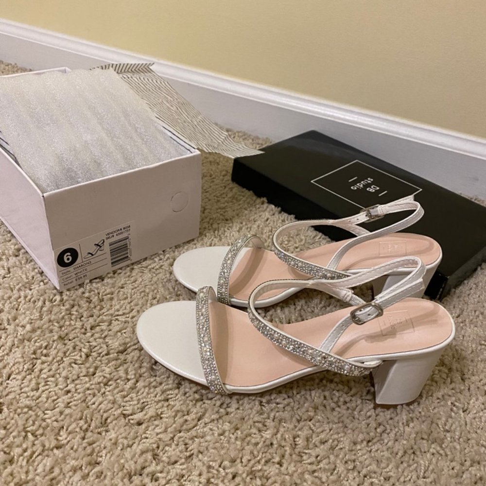 David's Bridal Sharon2 White Wedding Shoes size 6 - New in box!